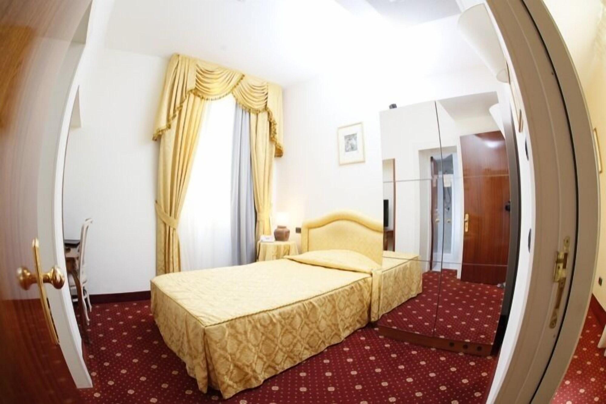 Grande Albergo Internazionale Бриндизи Экстерьер фото