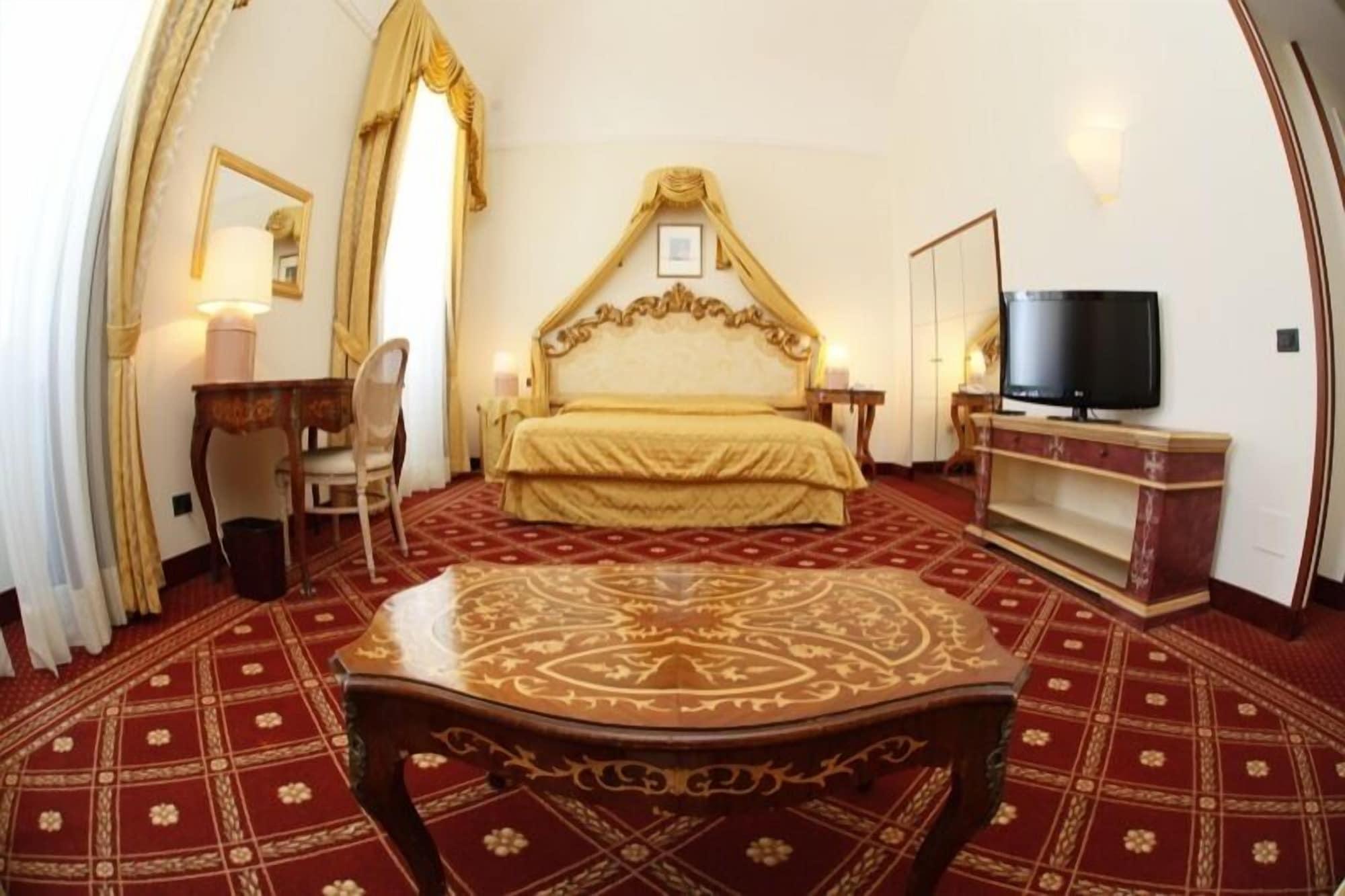 Grande Albergo Internazionale Бриндизи Экстерьер фото