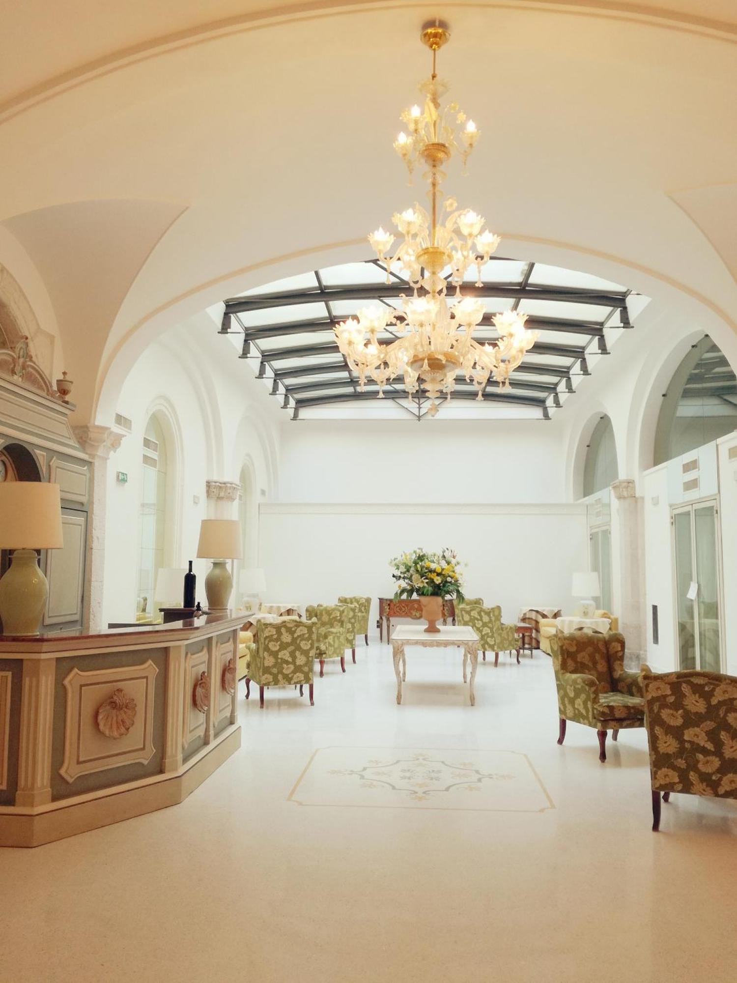 Grande Albergo Internazionale Бриндизи Экстерьер фото